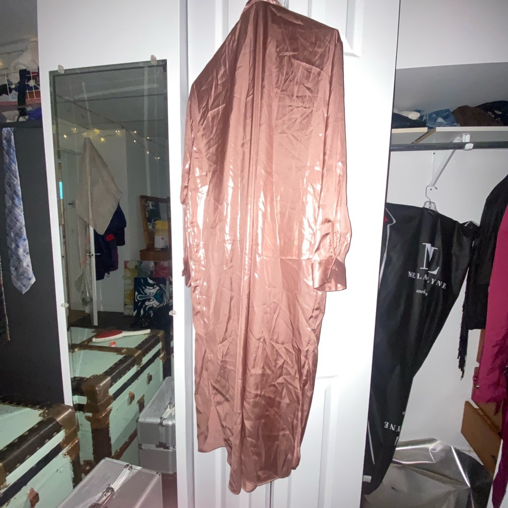 Zara Metallic Pink Robe - Picture 2 of 2